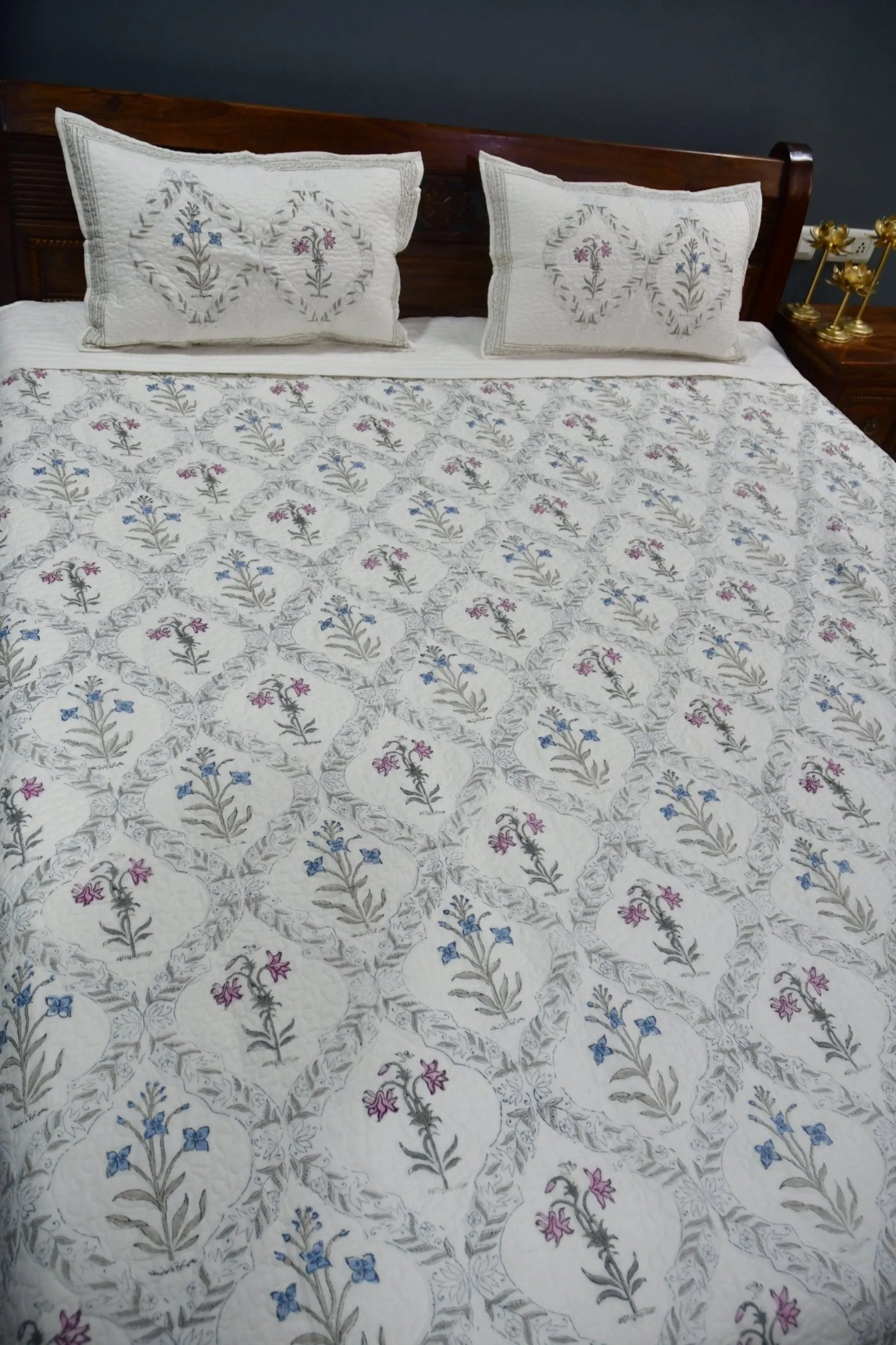 Classic Mughal Jaal Bedcover