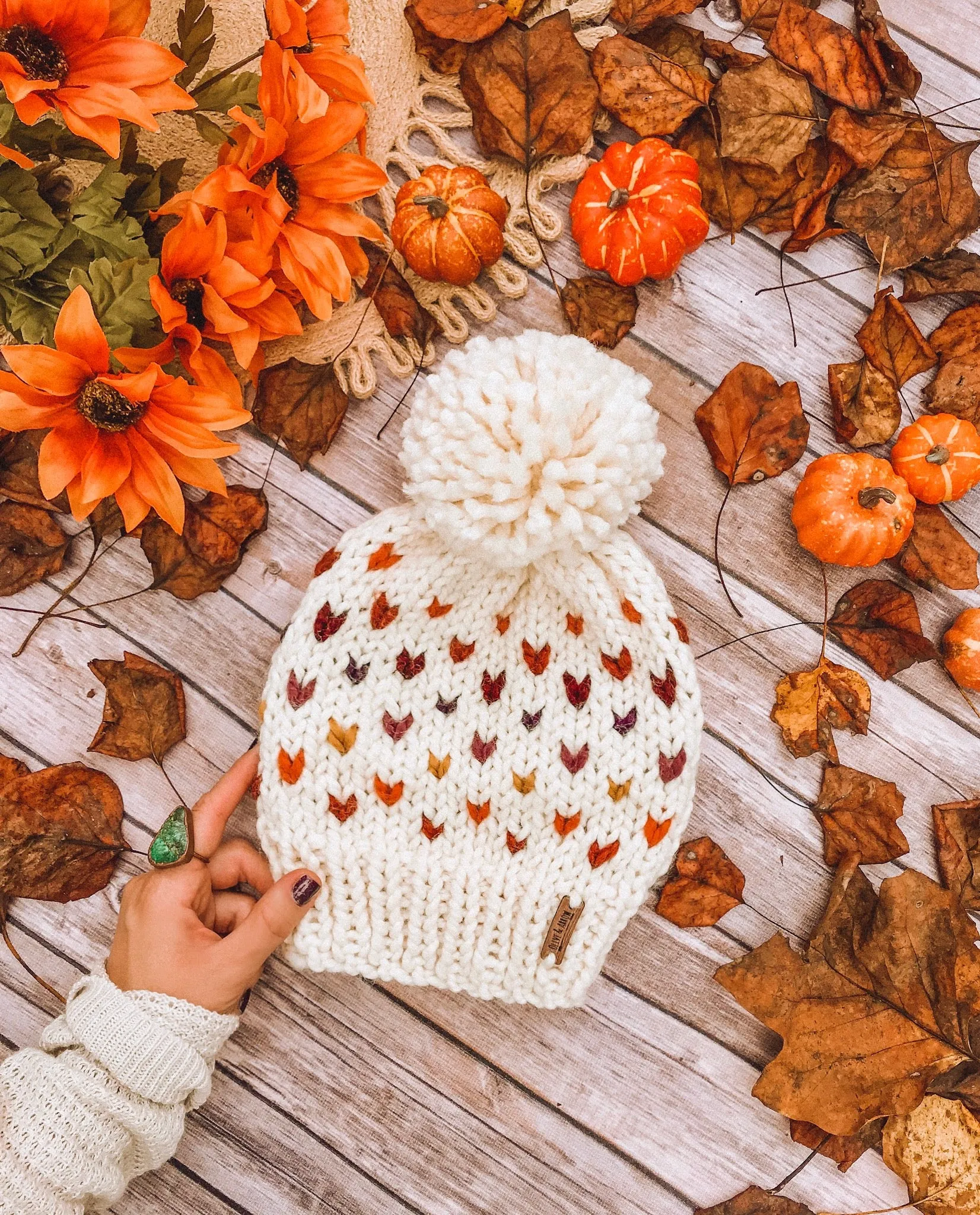 Easy Knitting Pattern Adult Knit Hat Beanie Fair Isle Knitting // Retro Rainbow Hearts