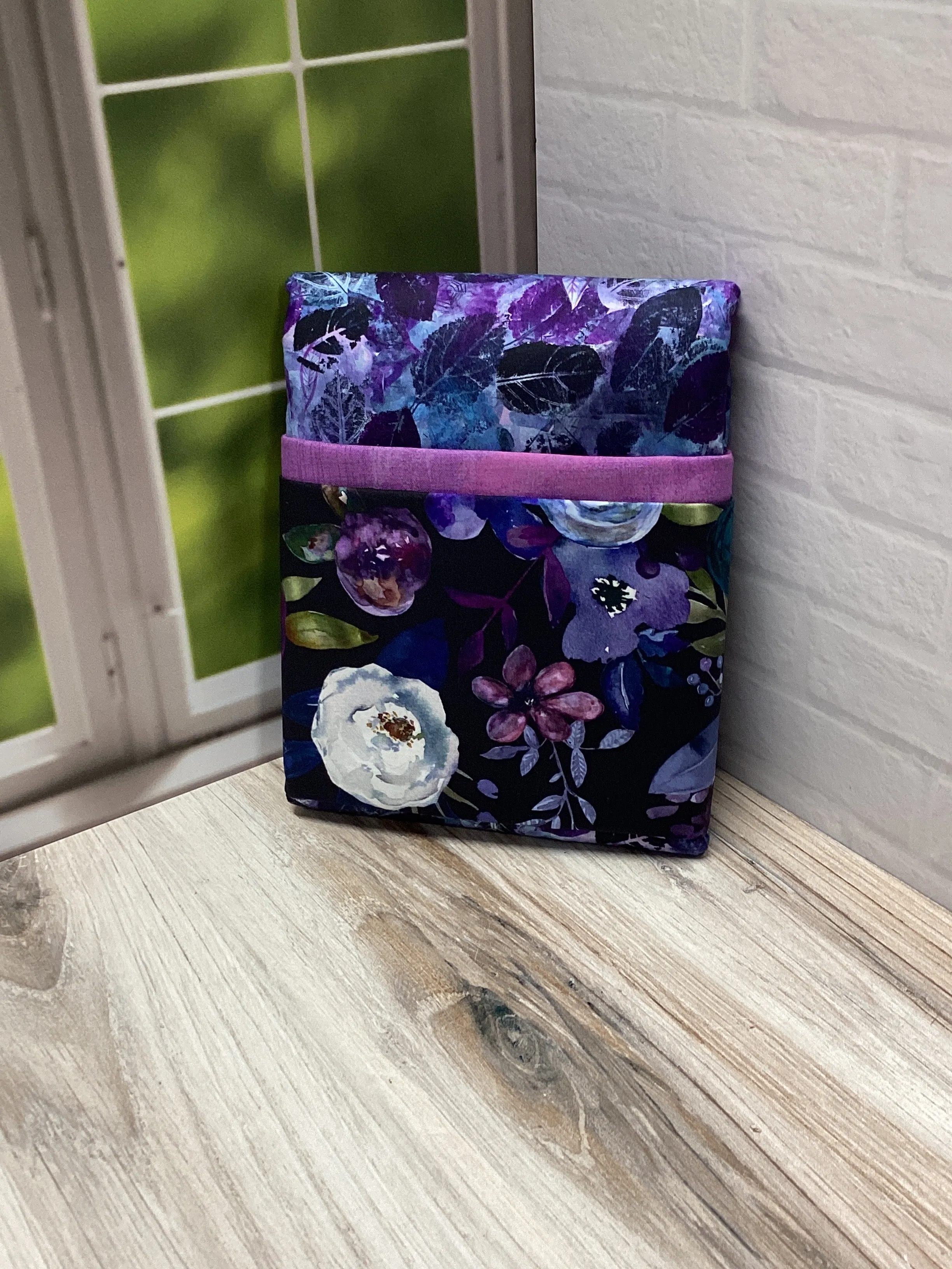 Helpful Heifer Take Charge Tablet Case