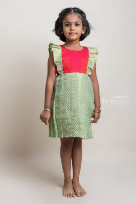 Majestic Pink Resham Yoke & Intricate Brocade Pleated Ensemble A Regal Choice for Young Divas
